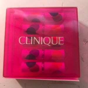 clinique holiday set of 5 NEW nude/red lipsticks